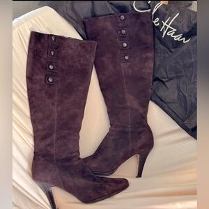 Cole Haan brown sueded Nike Air boots size 9b